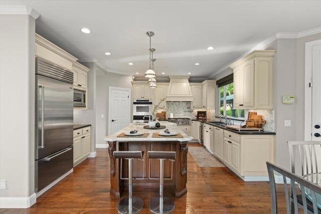 2380 Sunflower Circle, Gilroy CA: https://media.crmls.org/mediaz/3b5318e8-63bb-4a79-91c9-08b8543ba62f.jpg