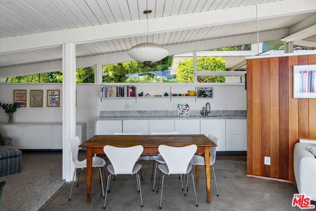 12400 Deerbrook Lane, Los Angeles CA: https://media.crmls.org/mediaz/3b53851e-ee3c-45d7-85a3-da5461a127dd.jpg