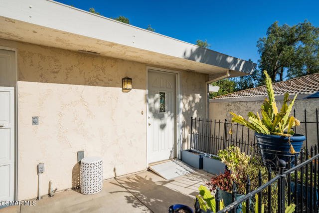 356 Laguna Terrace, Simi Valley CA: https://media.crmls.org/mediaz/3b539ba6-e137-4478-a6e1-229a712d1f40.jpg