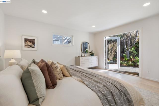 6801 ARMOUR DRIVE, Oakland CA: https://media.crmls.org/mediaz/3b53c885-a896-43fb-b873-ab90f01bb057.jpg