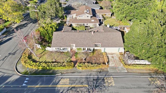 915 Berry Avenue, Los Altos CA: https://media.crmls.org/mediaz/3b53d751-420c-4438-9e19-160e0793ec0e.jpg