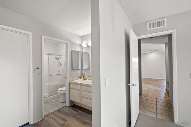 10400 caminito Cuervo, San Diego CA: https://media.crmls.org/mediaz/3b53f069-dda6-4597-86b5-8a051c39e4ba.jpg