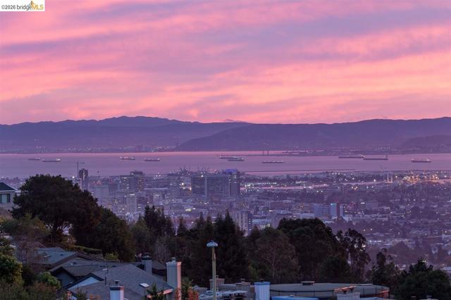 1518 MADERA CT, El Cerrito CA: https://media.crmls.org/mediaz/3b545954-e3dd-4d06-9633-93ef9b863c80.jpg