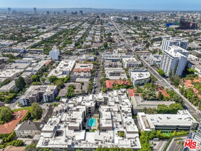 8455 Fountain Avenue, West Hollywood CA: https://media.crmls.org/mediaz/3b54a44c-6a89-4750-9412-8a7d7f5fd787.jpg