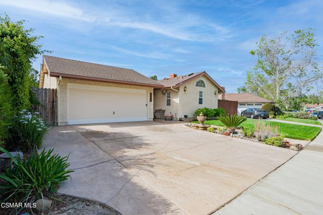 3-web-or-mls-5490 Hollyridge Dr_0003