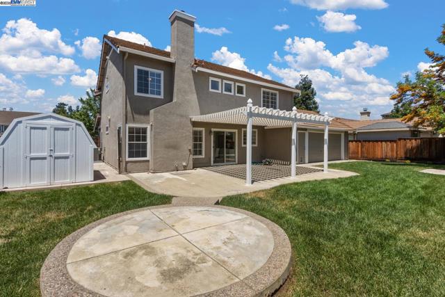 1387 Meadow Ct, Livermore CA: https://media.crmls.org/mediaz/3b5539e8-e3c7-4e98-b636-a0b356f793a1.jpg