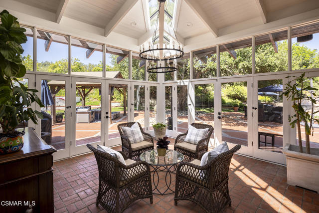 4525 Rayburn Street, Westlake Village CA: https://media.crmls.org/mediaz/3b555f29-be5b-482a-a19d-976931e00962.jpg