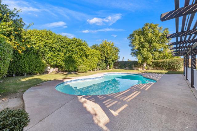 74370 Primrose Drive, Palm Desert CA: https://media.crmls.org/mediaz/3b55b09a-9052-46cf-97ae-7a11d723275f.jpg