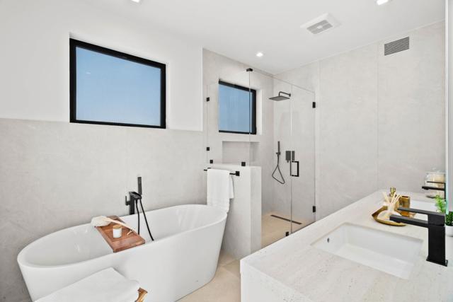 700 Farley Street, Mountain View CA: https://media.crmls.org/mediaz/3b55fd10-f582-4905-86ac-84ad8b0ac11d.jpg