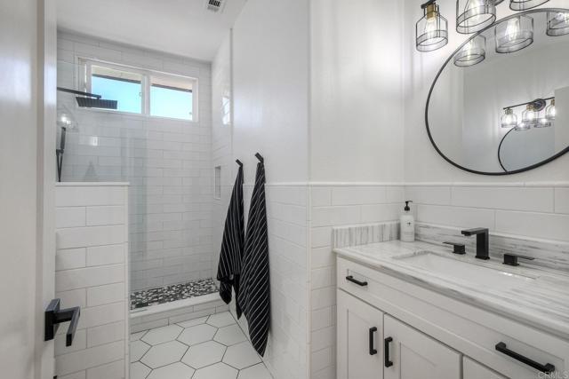 Detail Gallery Image 21 of 37 For 3844 Stoneridge Rd, Carlsbad,  CA 92010 - 4 Beds | 3 Baths