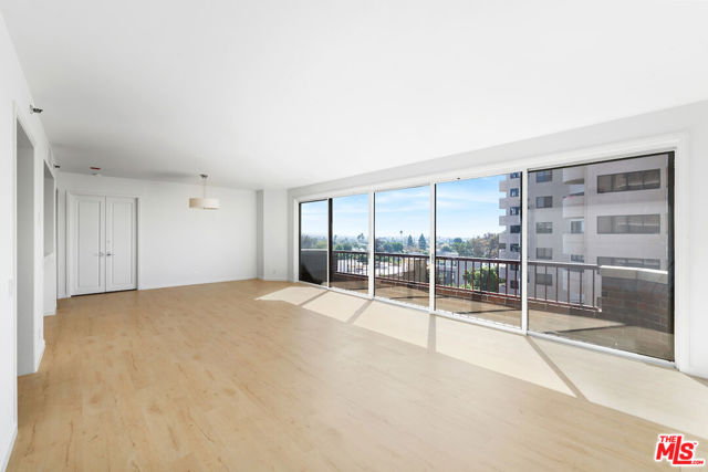 10550 Wilshire Boulevard, Los Angeles CA: https://media.crmls.org/mediaz/3b572bea-a06b-4820-bedb-275bc35cce7c.jpg