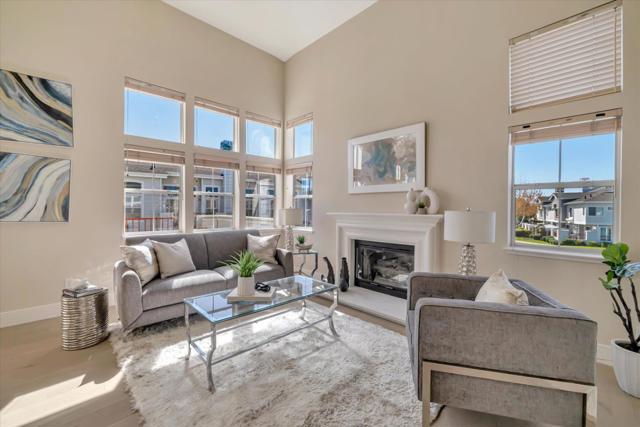 585 Shoal Circle,  CA: https://media.crmls.org/mediaz/3b5745b7-76a6-4d05-b23e-de915c049fcb.jpg