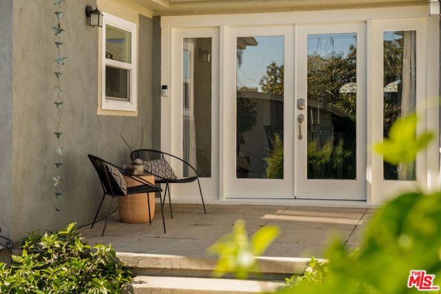 5748 7th Avenue, Los Angeles CA: https://media.crmls.org/mediaz/3b577655-ae77-4335-998d-13d896d86ee7.jpg