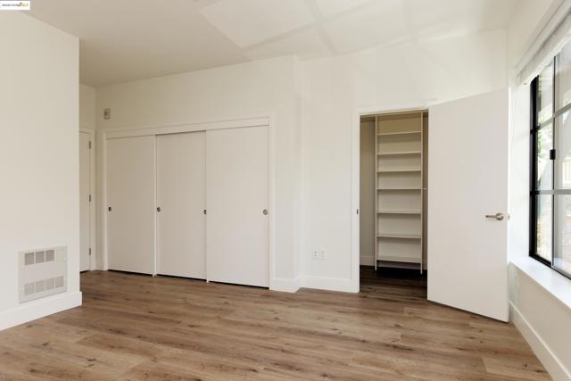 1565 32nd Street, Oakland CA: https://media.crmls.org/mediaz/3b57a748-f59e-4441-bdd8-b9f39cb590bf.jpg