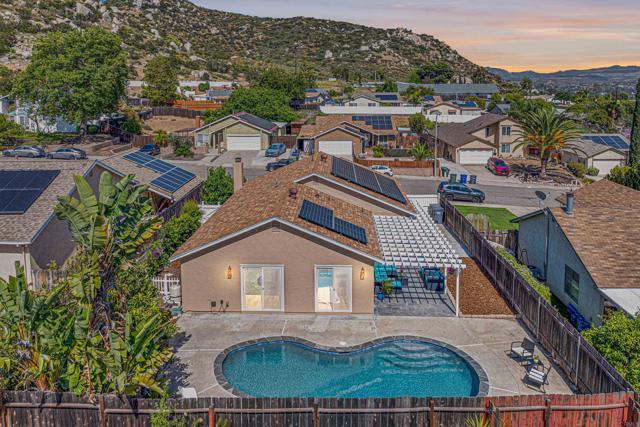 Home for Sale in Lakeside