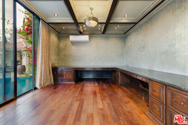 1401 Bel Air Road, Los Angeles CA: https://media.crmls.org/mediaz/3b58c879-6465-4179-9044-2d5bbba4077c.jpg