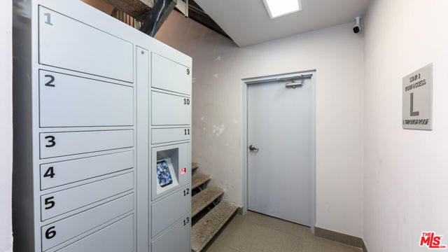 1818 Thayer Avenue, Los Angeles CA: https://media.crmls.org/mediaz/3b599f69-678b-494e-bea0-bce8ee02078f.jpg