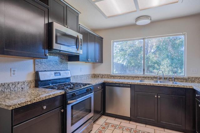 720 Clearview Drive, Hollister CA: https://media.crmls.org/mediaz/3b5a30af-423b-41fc-90b6-65a1da50264a.jpg