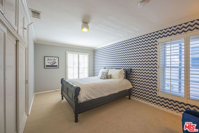 2318 Canyon Drive, Los Angeles CA: https://media.crmls.org/mediaz/3b5a58f4-c4a8-465e-9898-90c73ed09490.jpg