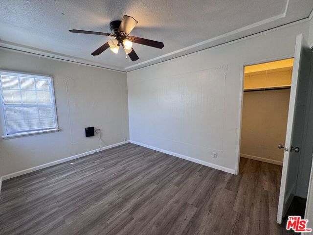 8850 S Wilton Place, Los Angeles CA: https://media.crmls.org/mediaz/3b5ad1ad-9a9c-4e13-bf99-b811c2ac894f.jpg