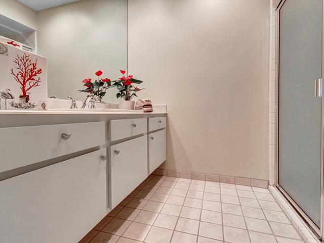 2371 Via Sonoma, Palm Springs CA: https://media.crmls.org/mediaz/3b5b52b6-9fa4-4660-9a72-a8187bdd5910.jpg