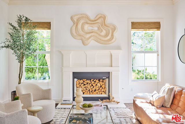 28830 Hampton Place, Malibu CA: https://media.crmls.org/mediaz/3b5b64ba-6eb7-41f9-9266-2385f260d84c.jpg