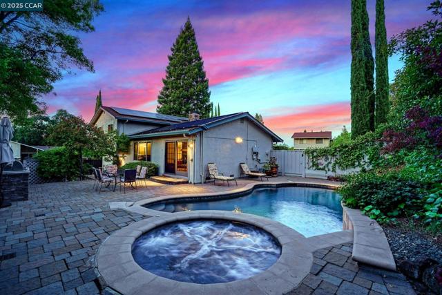 2 Kulani Ln, Pleasant Hill CA: https://media.crmls.org/mediaz/3b5b6876-7a45-4141-ae78-c0cabc02a49a.jpg