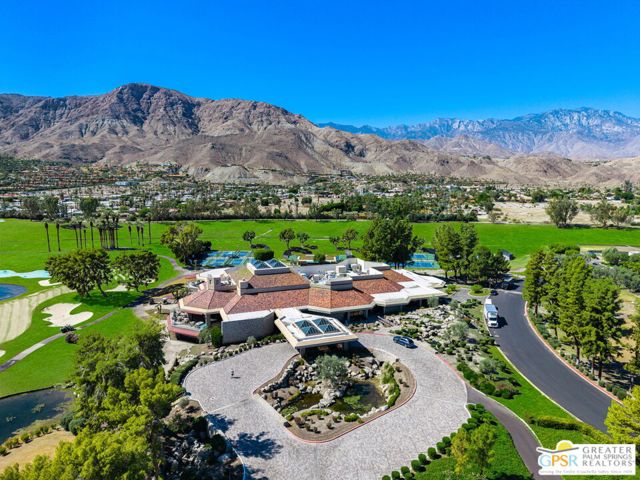 30 Mayfair Drive, Rancho Mirage CA: https://media.crmls.org/mediaz/3b5c8e2a-1a02-42d5-b302-7a31ecf43a8a.jpg