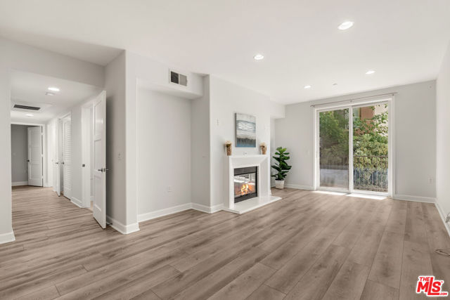 14412 Killion Street, Sherman Oaks CA: https://media.crmls.org/mediaz/3b5caef3-4aa5-460f-a1dd-6aa4221310d2.jpg