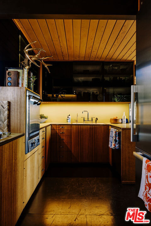 3319 Tareco Drive, Los Angeles CA: https://media.crmls.org/mediaz/3b5cb0e0-f164-4695-8fcf-84d06e5cb514.jpg