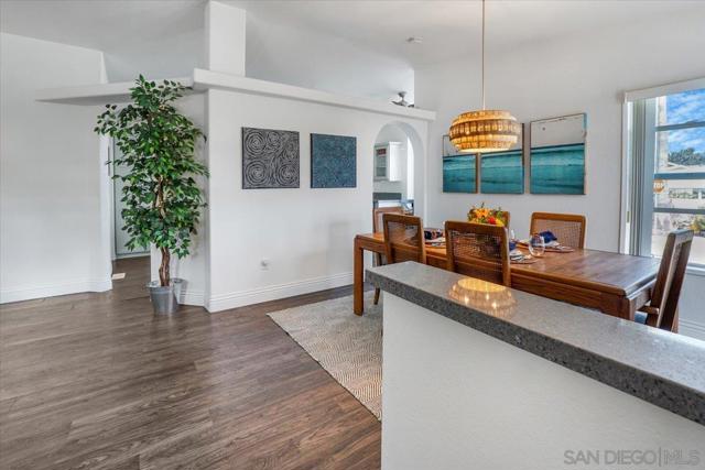 7241 San Luis St, Carlsbad CA: https://media.crmls.org/mediaz/3b5cc51e-b843-4901-8ca6-185312b6c8b4.jpg