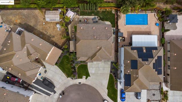 150 Ridge Crest Ct, Oakley CA: https://media.crmls.org/mediaz/3b5d3fa4-5ef5-43e6-ae90-ca7f02345985.jpg