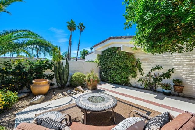 44825 Guadalupe Drive, Indian Wells CA: https://media.crmls.org/mediaz/3b5d7dfd-2784-42cd-b091-5dcc8474151e.jpg