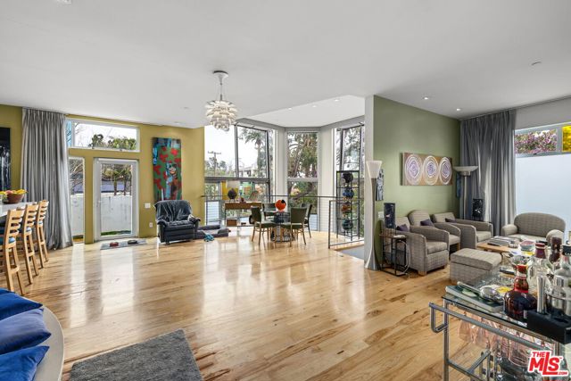 801 Westbourne Drive, West Hollywood CA: https://media.crmls.org/mediaz/3b5daaa6-e888-462a-bba1-c2452efae5e0.jpg