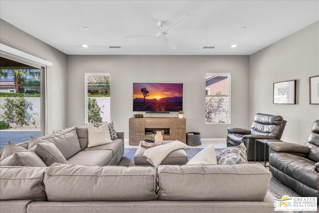 49 Bordeaux, Rancho Mirage CA: https://media.crmls.org/mediaz/3b5dbcb6-0f37-4760-8bcd-c05c921722b3.jpg