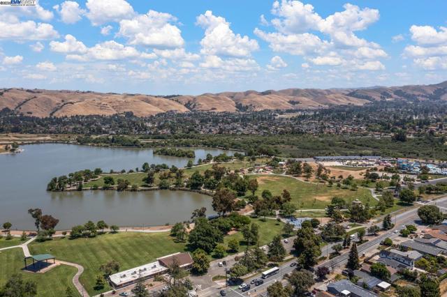 40167 Barbara St, Fremont CA: https://media.crmls.org/mediaz/3b5ddc9c-9af7-4156-806a-79c3b9a226a8.jpg