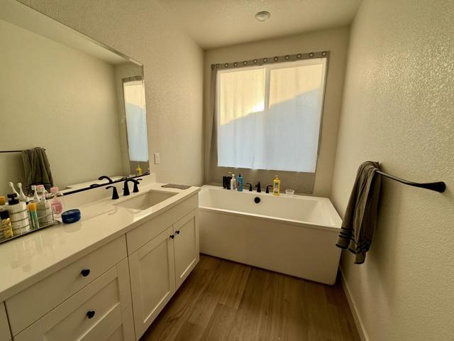 2121 Stagecoach Road, Patterson CA: https://media.crmls.org/mediaz/3b5e4384-70f1-44b8-80b9-6d80da562985.jpg