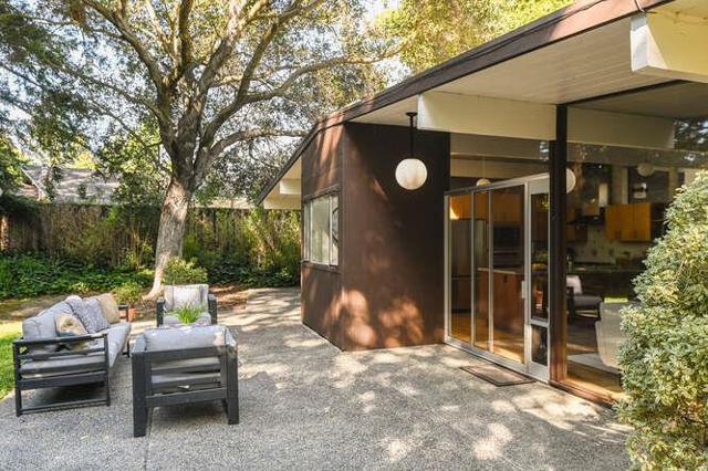 812 San Francisco Court, Stanford CA: https://media.crmls.org/mediaz/3b5e4bb6-bc73-4861-bb6b-770c82ae912d.jpg