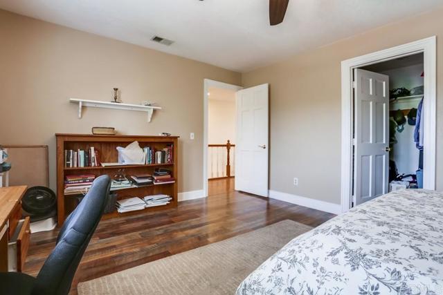 906 Gretna Green Way, Escondido CA: https://media.crmls.org/mediaz/3b5e8330-574b-4e3b-89ef-1051495c79fc.jpg