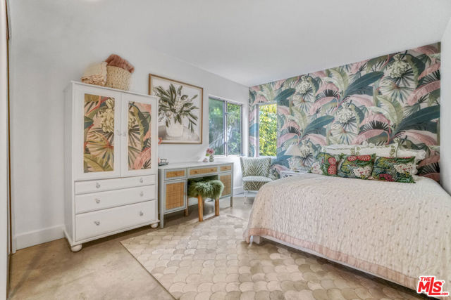657 Mildred Avenue, Venice CA: https://media.crmls.org/mediaz/3b5f1bc2-f875-4016-b488-579bc7426457.jpg