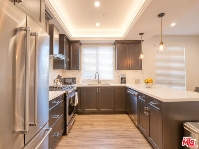 8700 Chalmers Drive, Los Angeles CA: https://media.crmls.org/mediaz/3b5f813b-9bf6-4ce2-a378-16f73c7e5bdd.jpg