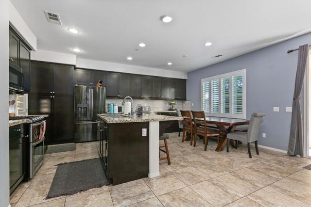 360 Calle Vela, San Marcos CA: https://media.crmls.org/mediaz/3b5fdeee-ab3c-4bf0-ba4e-ac2cba8e0f15.jpg