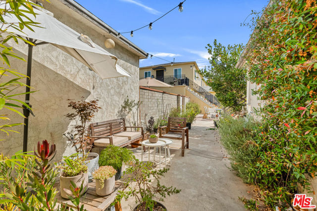 1811 Ocean Park Boulevard photo 3
