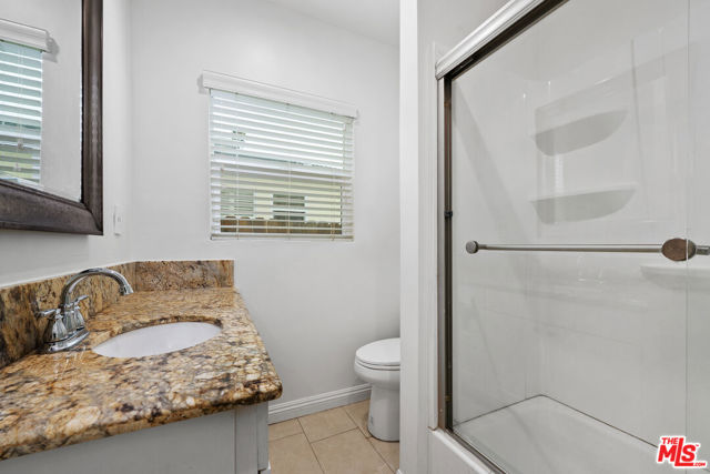 827 23rd Street, Santa Monica CA: https://media.crmls.org/mediaz/3b6020ad-470a-45af-8f4b-bbccd159a637.jpg
