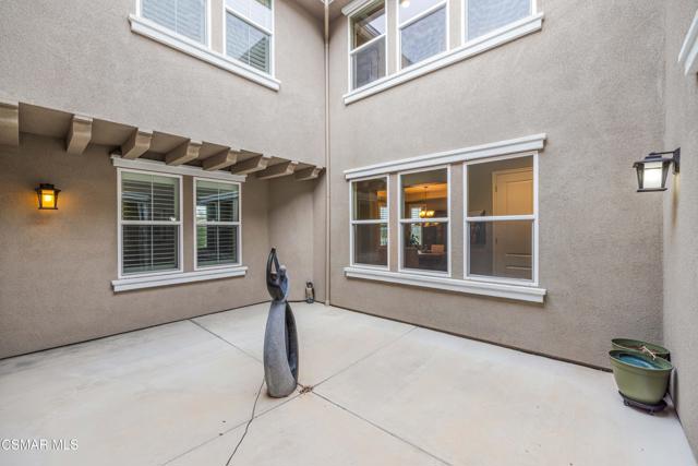 6923 Ridgemark Court, Moorpark CA: https://media.crmls.org/mediaz/3b60ba04-964c-4188-b17c-55d5a00fd66c.jpg