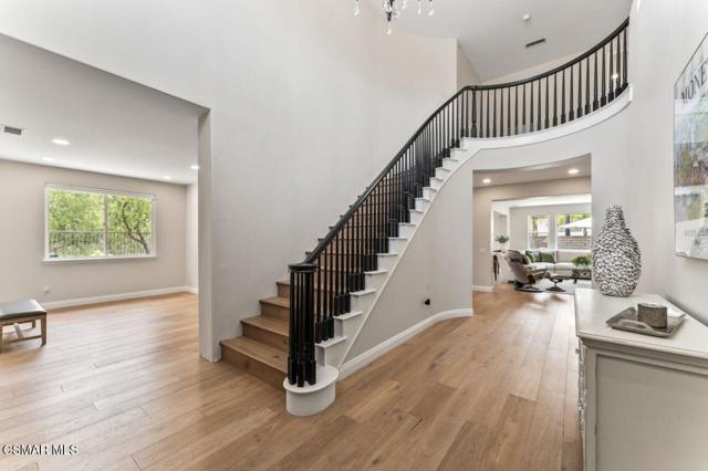 4543 Silverbell Circle, Moorpark CA: https://media.crmls.org/mediaz/3b624be9-453f-4426-84ab-eb33d3e1ad2d.jpg