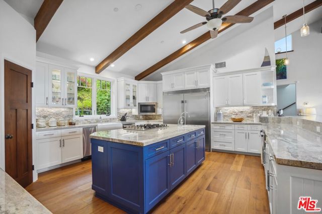 30119 Harvester Road, Malibu CA: https://media.crmls.org/mediaz/3b63635b-5c4b-4a28-9061-9a4aa71616b5.jpg