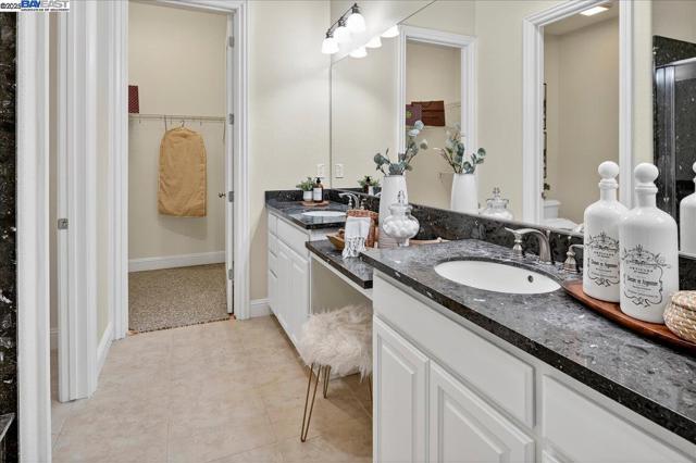 7829 Ridgeline Place, Dublin CA: https://media.crmls.org/mediaz/3b641032-ba5b-4d55-a557-d0df8866cab7.jpg