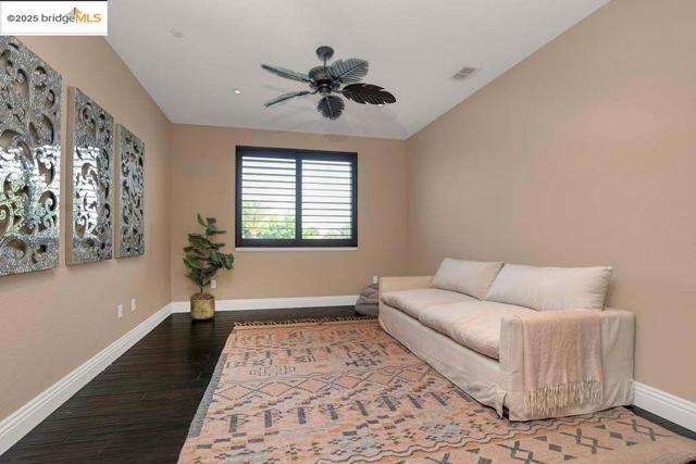 8065 Westport Circle, Discovery Bay CA: https://media.crmls.org/mediaz/3b64653f-dc8a-494f-bd8a-8ad46f131e03.jpg