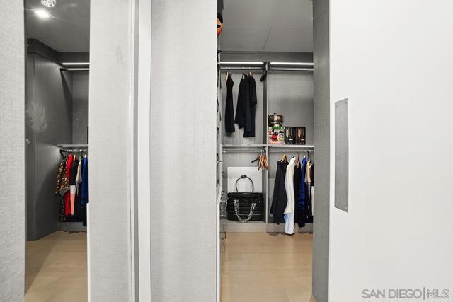 888 W E Street, San Diego CA: https://media.crmls.org/mediaz/3b646c7a-8c74-4cea-901a-c5ca4a7387f3.jpg